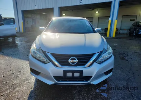 2017 Nissan Altima 2.5 S z USA, uszkodzony, nr VIN 1N4AL3AP2HN349660
